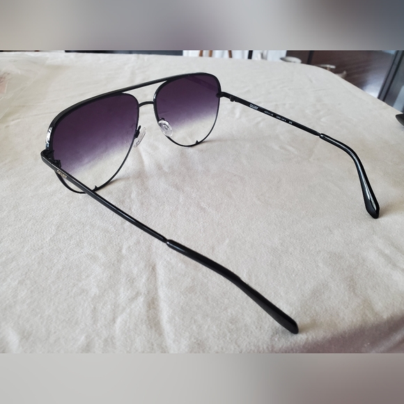NWT QUAY of Australia Sunglasses "High Key" Aviator Black Fade w/ Case & Cloth - Picture 7 of 12